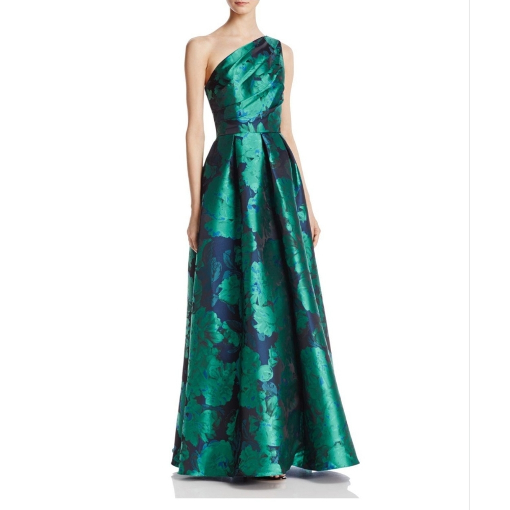 Carmen Marc valvo green and navy gown